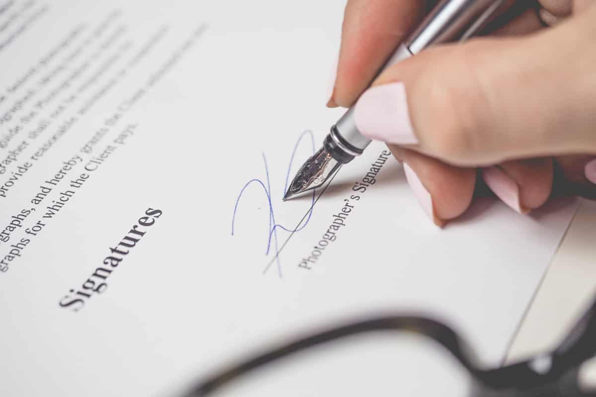 Wet Signature: What Is It And When Is It Required?